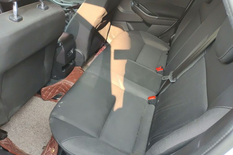 福特 福克斯 2017款 两厢 1.6L 自动舒适型智行版中控内饰7004