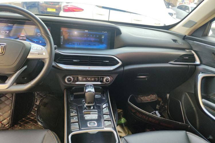 奔腾T77 2019款 230 TID 自动尊享型 国V中控内饰16