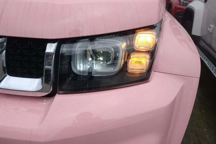 北京BJ40 2023款 2.0T 自动四驱城市猎人版侠客型局部细节36