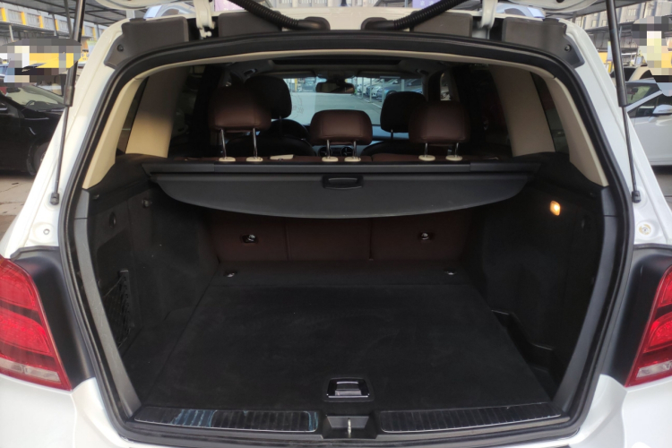 奔驰GLK级 2015款 GLK 260 4MATIC 动感型 极致版机舱底盘23