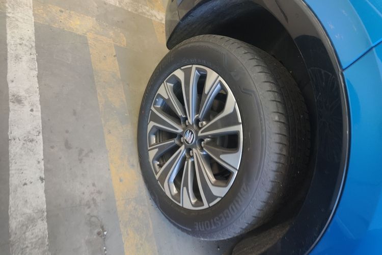 别克 2024款 昂科威S  25T 炫黑风尚版车身外观6008