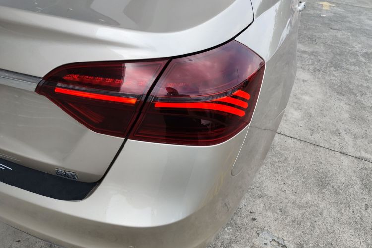 吉利汽车 帝豪 2020款 1.5L CVT豪华型车身外观6006