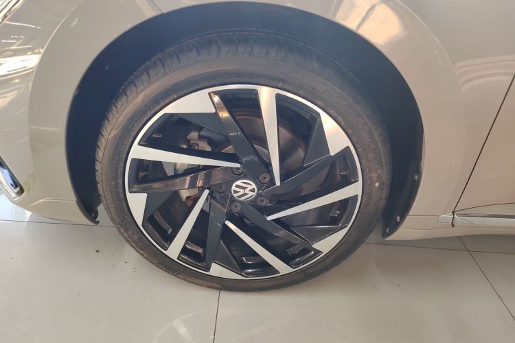 一汽-大众CC 2023款 330TSI 炫目版车身外观6001