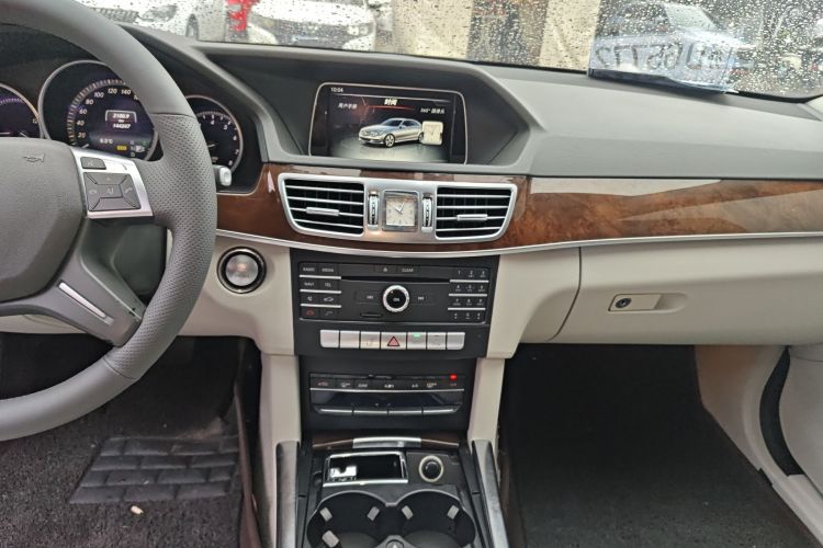 奔驰E级 2015款 改款 E 260 L中控内饰16