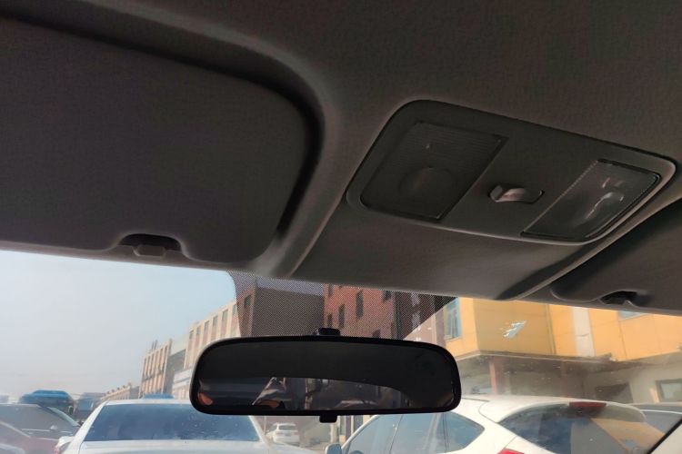 起亚K2 2017款 三厢 1.4L MT GLS局部细节22