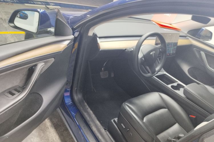 特斯拉 Model Y 2021款 标准续航后驱版中控内饰20