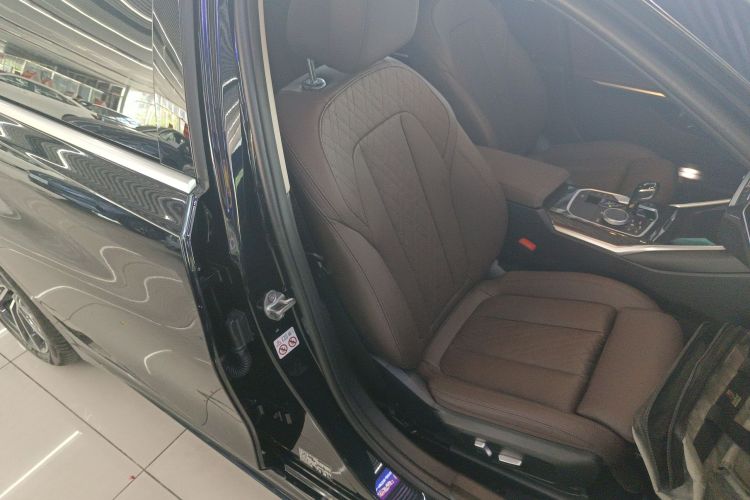 宝马3系 2022款 325Li M运动套装中控内饰41