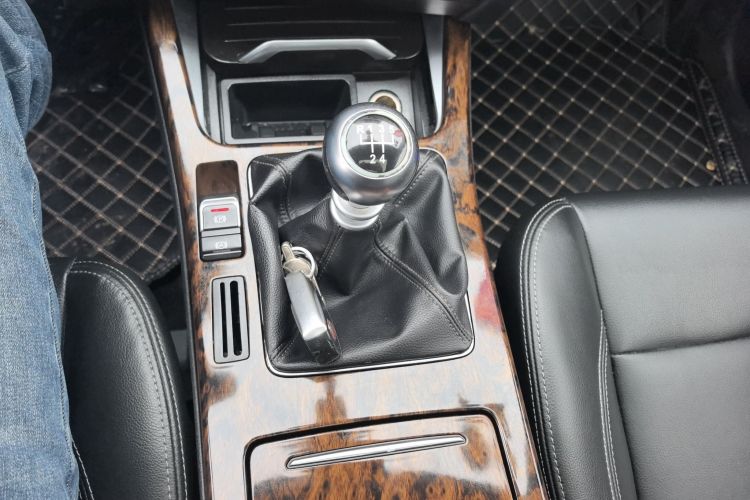 汉腾汽车 汉腾X7 2016款 1.5T 手动尊享型中控内饰18