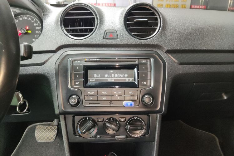 大众 捷达 2015款 1.6L 自动时尚型中控内饰16