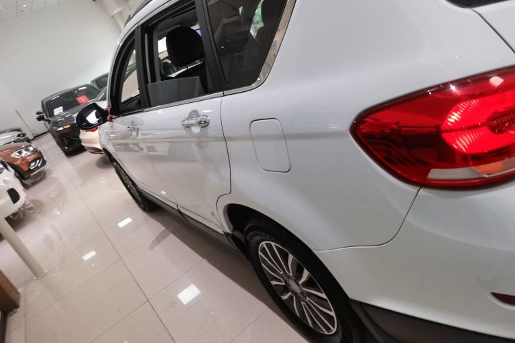 哈弗H6 2018款 蓝标 运动版 1.5T 自动两驱精英型车身外观4