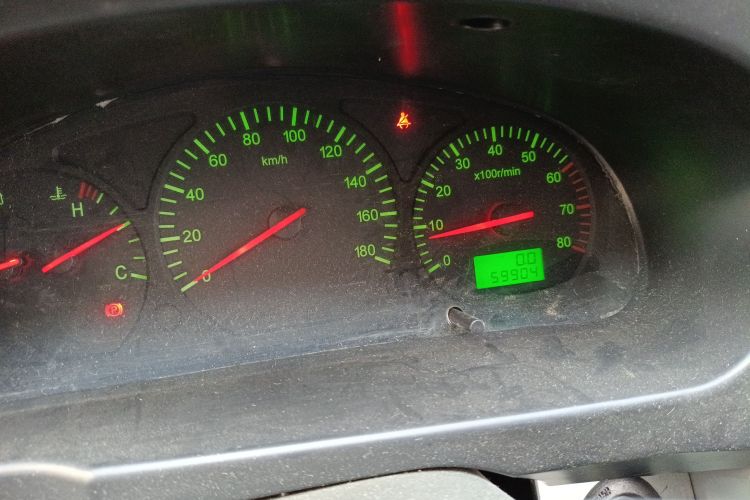 金杯 海狮 2020款 2.0L快运王系列豪华型厢货高顶国VI 1TZS中控内饰15