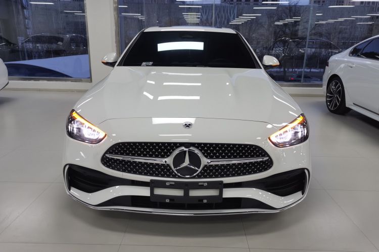 奔驰C级 2023款 改款 C 200 L 运动版车身外观2
