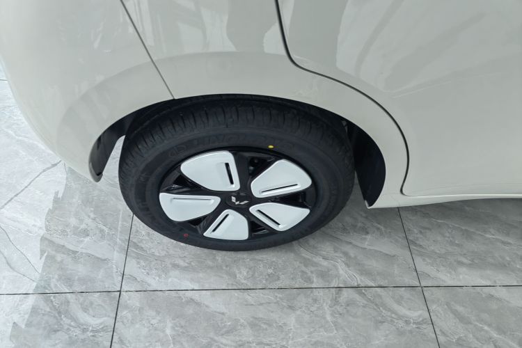 五菱汽车 宏光MINIEV 2025款 四门版 进阶款车身外观6008