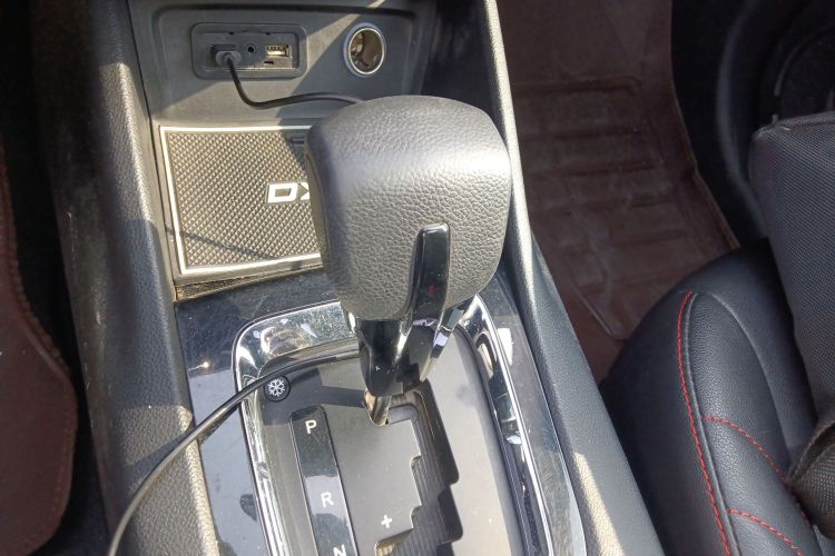 东南DX3 2018款 1.5T CVT尊贵型中控内饰18