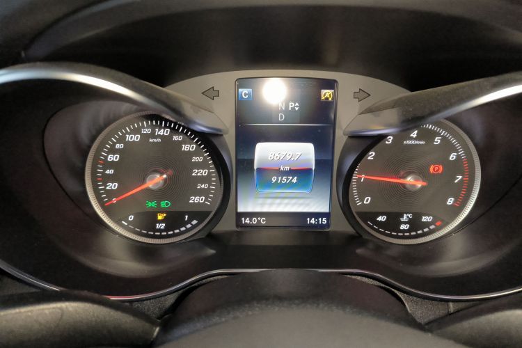 奔驰C级 2018款 C 200 运动版中控内饰14