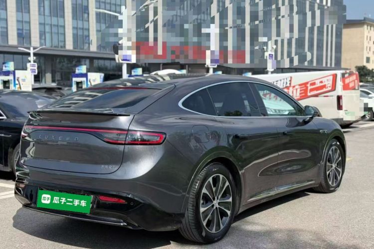 鸿蒙智行 智界R7 2025款 增程 251km Max车身外观7