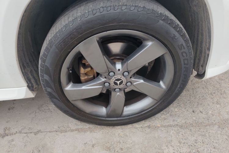 奔驰GLK级 2015款 GLK 260 4MATIC 时尚型 极致版车身外观10