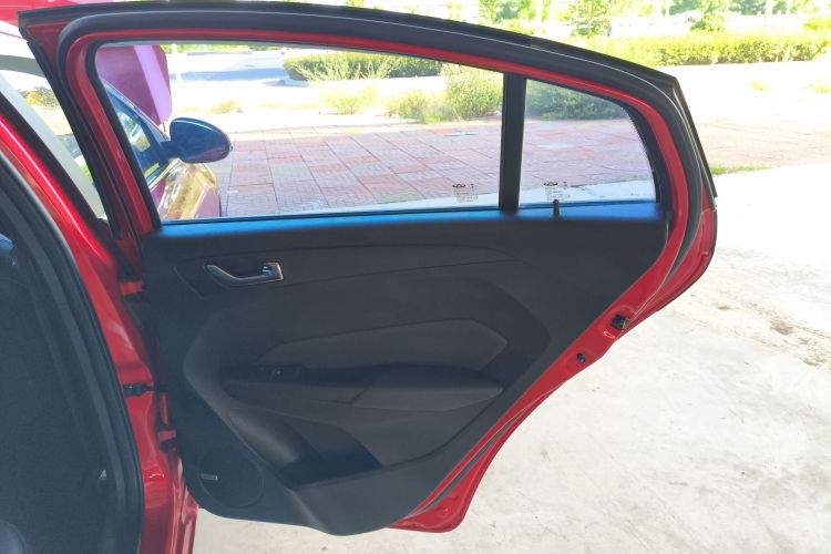 奇瑞 艾瑞泽5 2016款 1.5L 手动领潮版中控内饰45