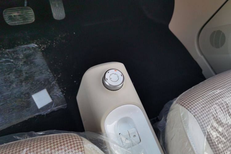 五菱汽车 宏光MINIEV 2024款 第三代 215km 青春版局部细节18