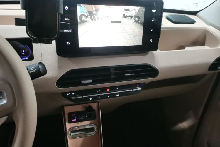 吉利银河 2024款 熊猫mini 200km 耐力熊中控内饰16