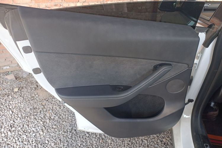 特斯拉 Model Y 2021款 长续航全轮驱动版中控内饰7008