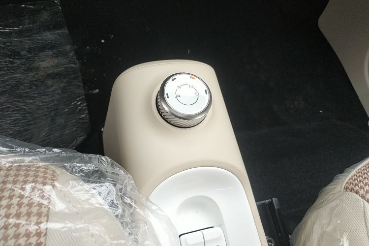 五菱汽车 宏光MINIEV 2024款 第三代 215km 青春版局部细节18