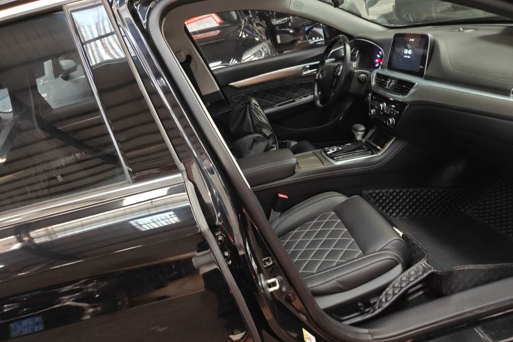 广汽传祺 传祺GA8 2017款 280T 尊享版局部细节41