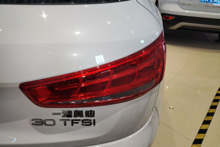 奥迪Q3 2015款 30 TFSI 进取型车身外观6006