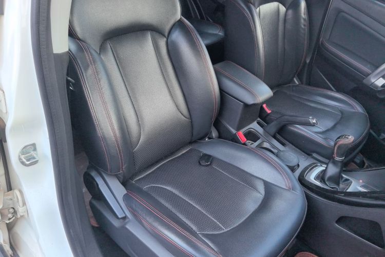 奇瑞 瑞虎5 2016款 1.5T 手动家悦信赖版局部细节41