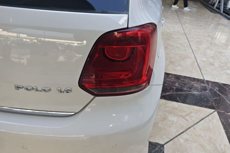 大众 Polo 2013款 1.6L 自动豪华版车身外观9