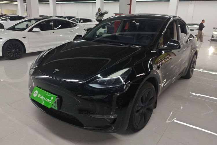 特斯拉 Model Y 2023款 长续航全轮驱动版车身外观1