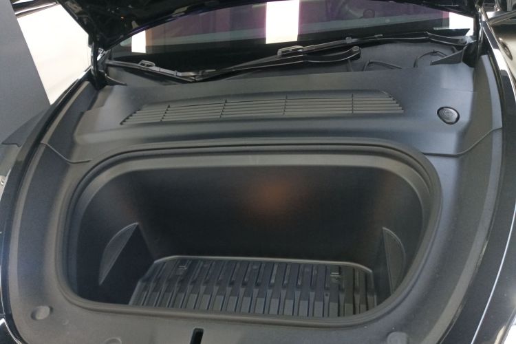 特斯拉 Model Y 2022款 改款 后轮驱动版局部细节24