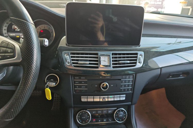 奔驰CLS 2016款 CLS 260 逸彩版中控内饰16