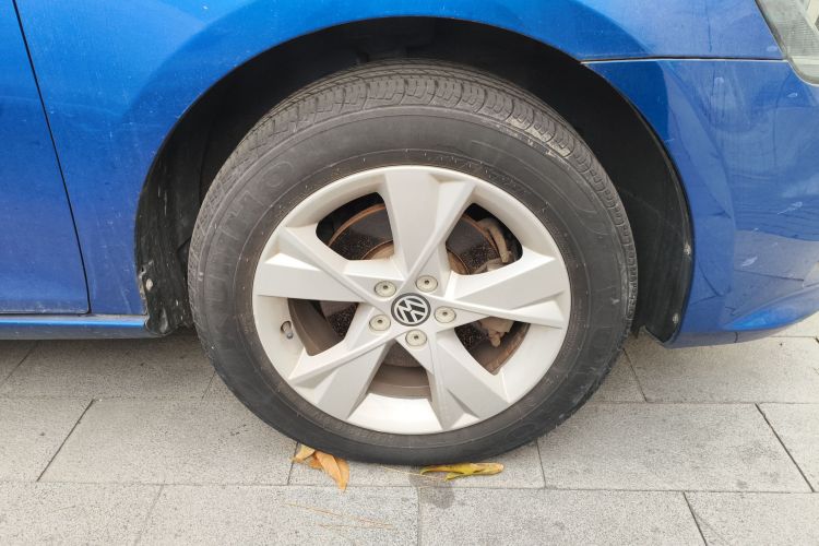 大众 宝来 2013款 1.4T 自动舒适型车身外观10