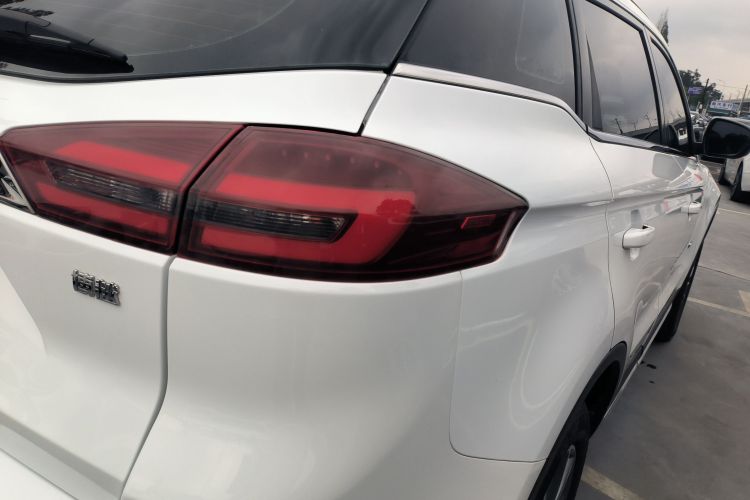 吉利汽车 博越 2018款 1.8TD 自动两驱智联型4G互联版车身外观9