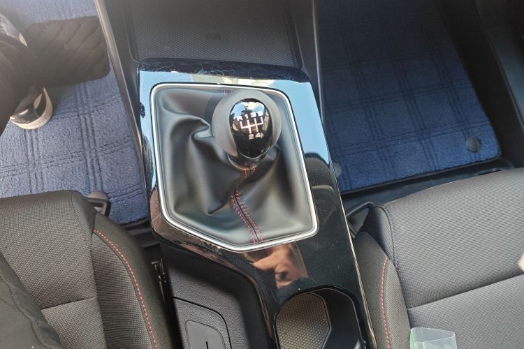 名爵 MG5 2023款 180DVVT 手动风尚版中控内饰18