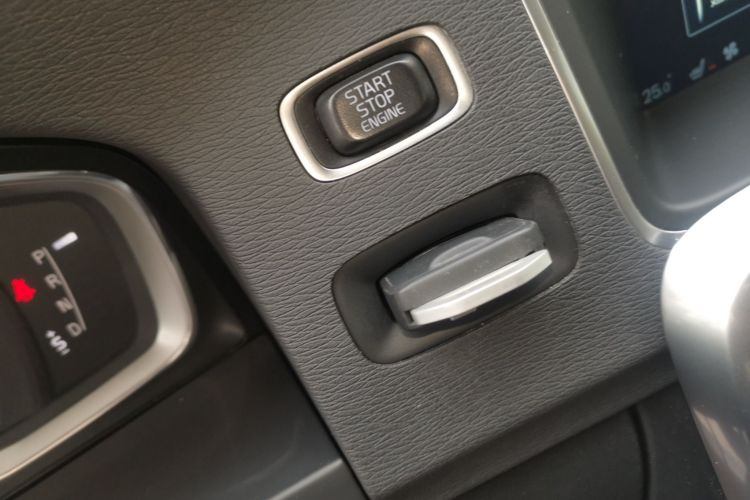 沃尔沃S60 2017款 S60L T4 智远版中控内饰11