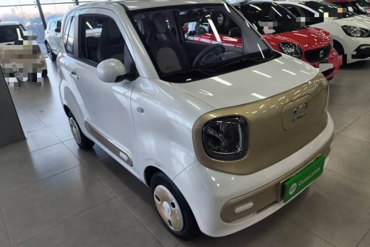 奔腾小马 2025款 222km 闪电马车身外观3