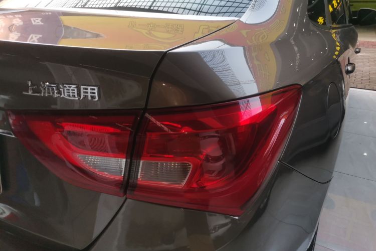 别克 英朗 2015款 18T 双离合豪华型车身外观9