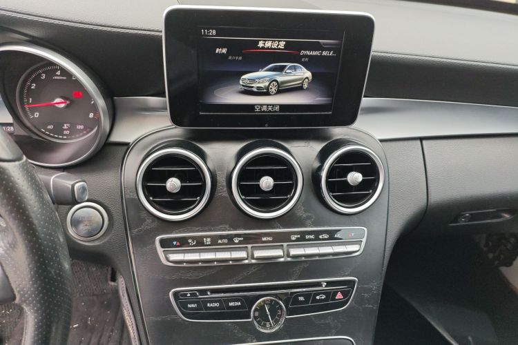 奔驰C级 2018款 C 200 L 运动版局部细节16