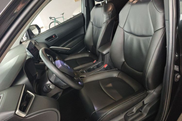 丰田 卡罗拉锐放 2023款 2.0L 精英版中控内饰19