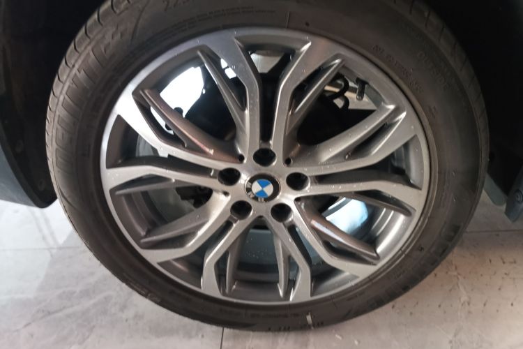 宝马X1 2018款 sDrive20Li 领先型车身外观6002