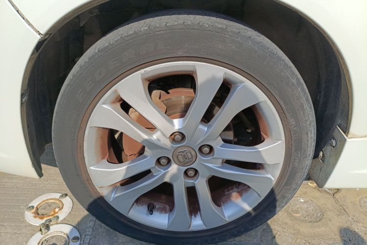 铃木 利亚纳A6 2014款 两厢 1.4L 手动理想型车身外观6007