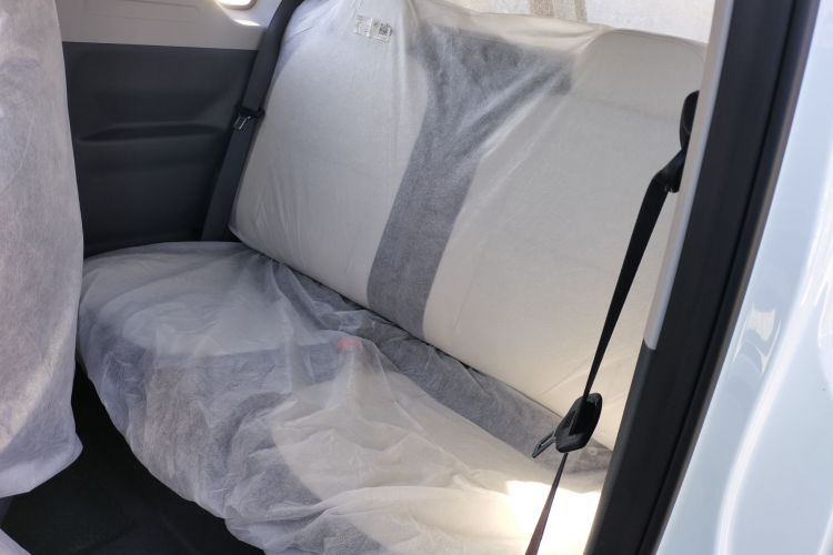 吉利银河 2025款 210km 熊猫骑士中控内饰21