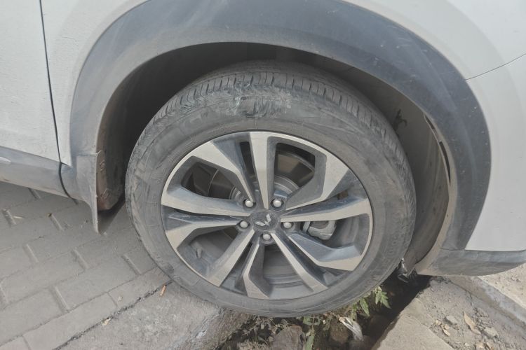 五菱汽车 五菱星辰 2022款 2.0L DHT电速款车身外观10