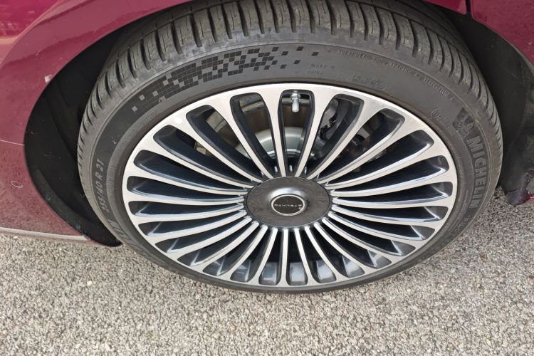 鸿蒙智行 享界S9 2024款 纯电 Ultra 四驱旗舰版车身外观6008