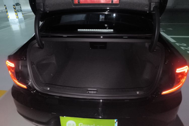 沃尔沃S90 2023款 B5 智逸豪华版机舱底盘23