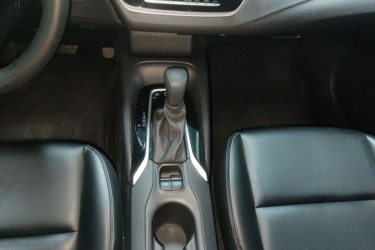 丰田 卡罗拉 2023款 1.8L 智能电混双擎 精英版中控内饰18