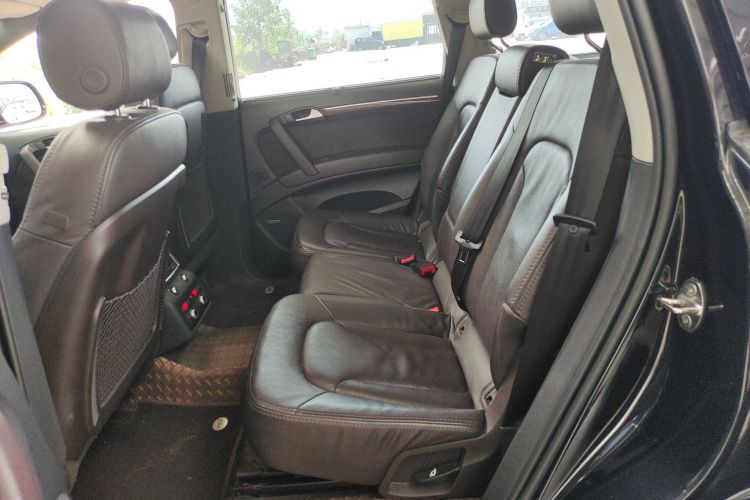 奥迪Q7 2015款 35 TFSI 进取型中控内饰7004