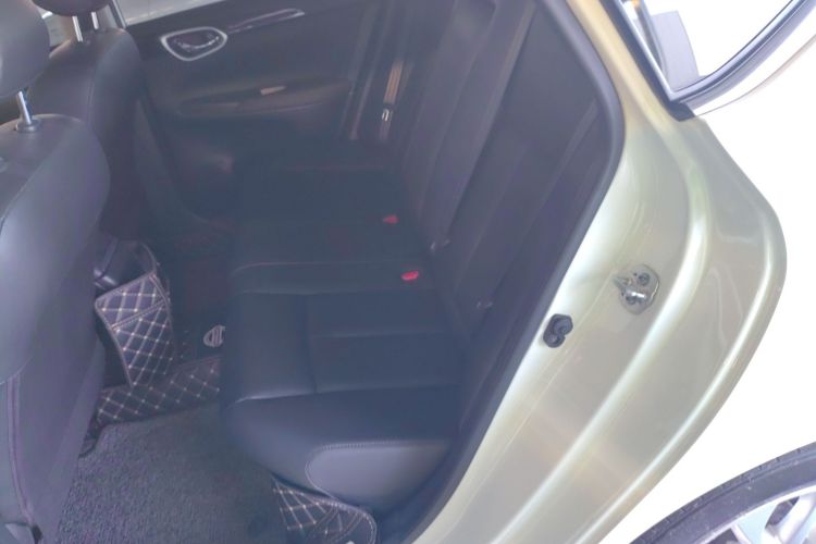 日产 轩逸 2021款 经典 1.6XL CVT豪华版中控内饰21